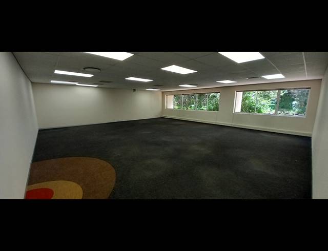 1,203M² OFFICE TO LET IN WOODMEAD